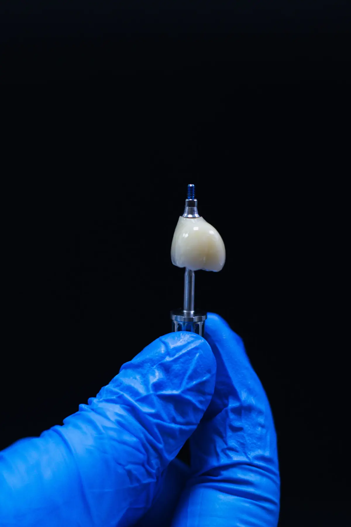 A dental implant fixture